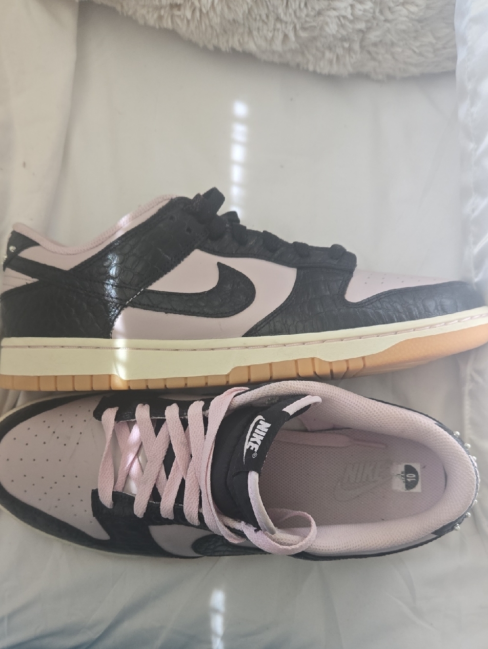 Nike Dunk Low Pink and Black Croc-Textured Size 10 EXCELLENT CONDITON